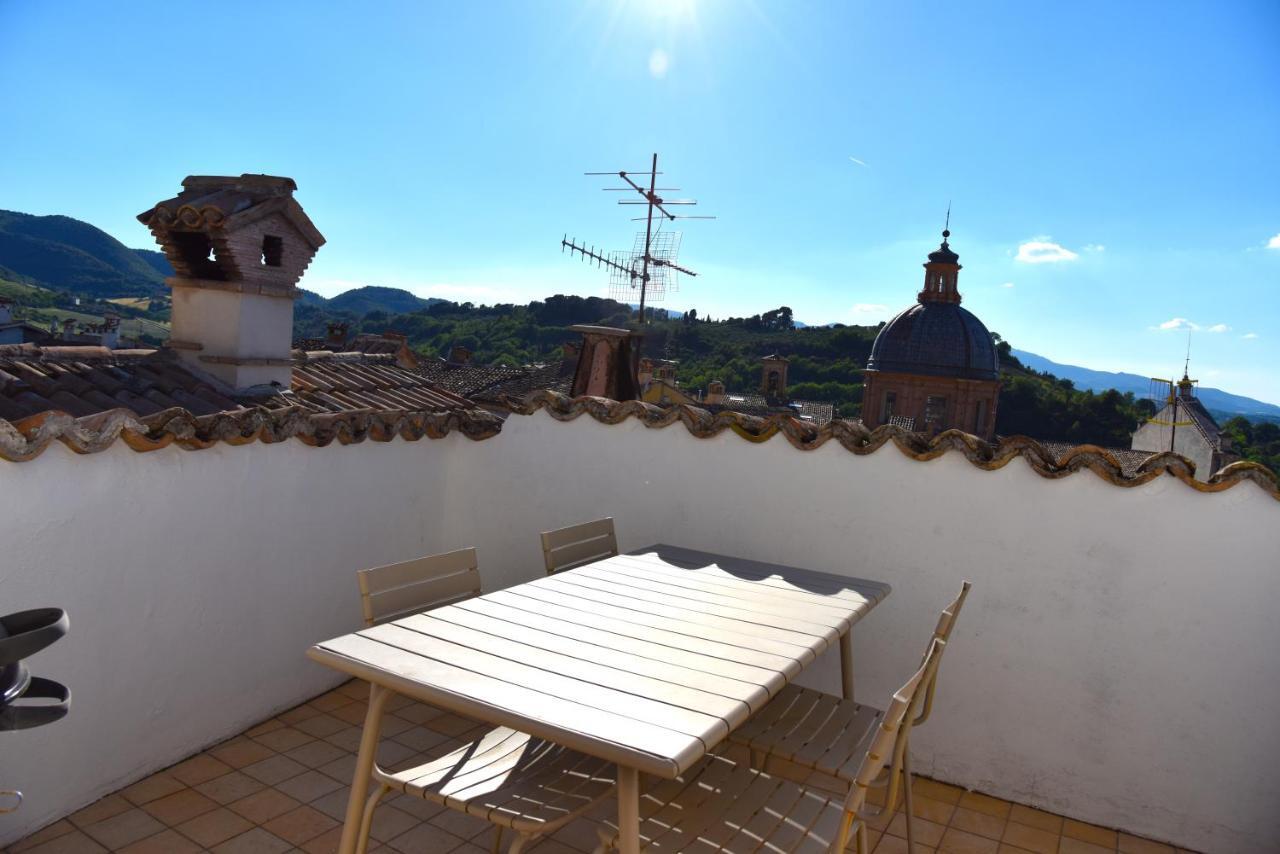 Historic Center Of Spoleto/Terrace With Fantastic Views/Car Unneccesary Apartment Exterior photo